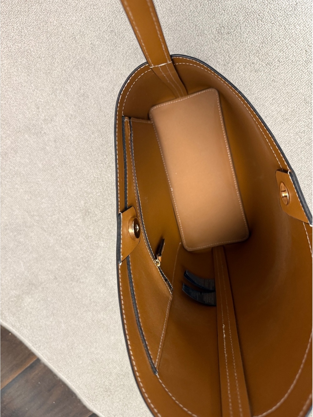 Brown Faux Leather Shoulder Bag with Adjustable Strap and Interior Pouch - New - Picture 5 of 6